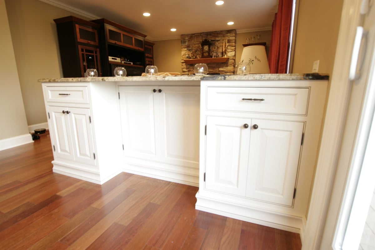 l shaped peninsula base cabinets in white houghton contracting custom home project in newtown pa-optimized